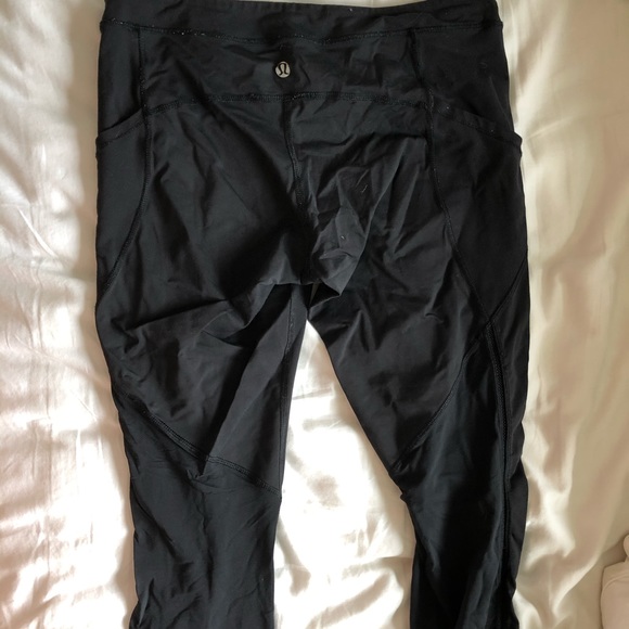 Lululemon Cropped Black workout pants - Picture 2 of 2